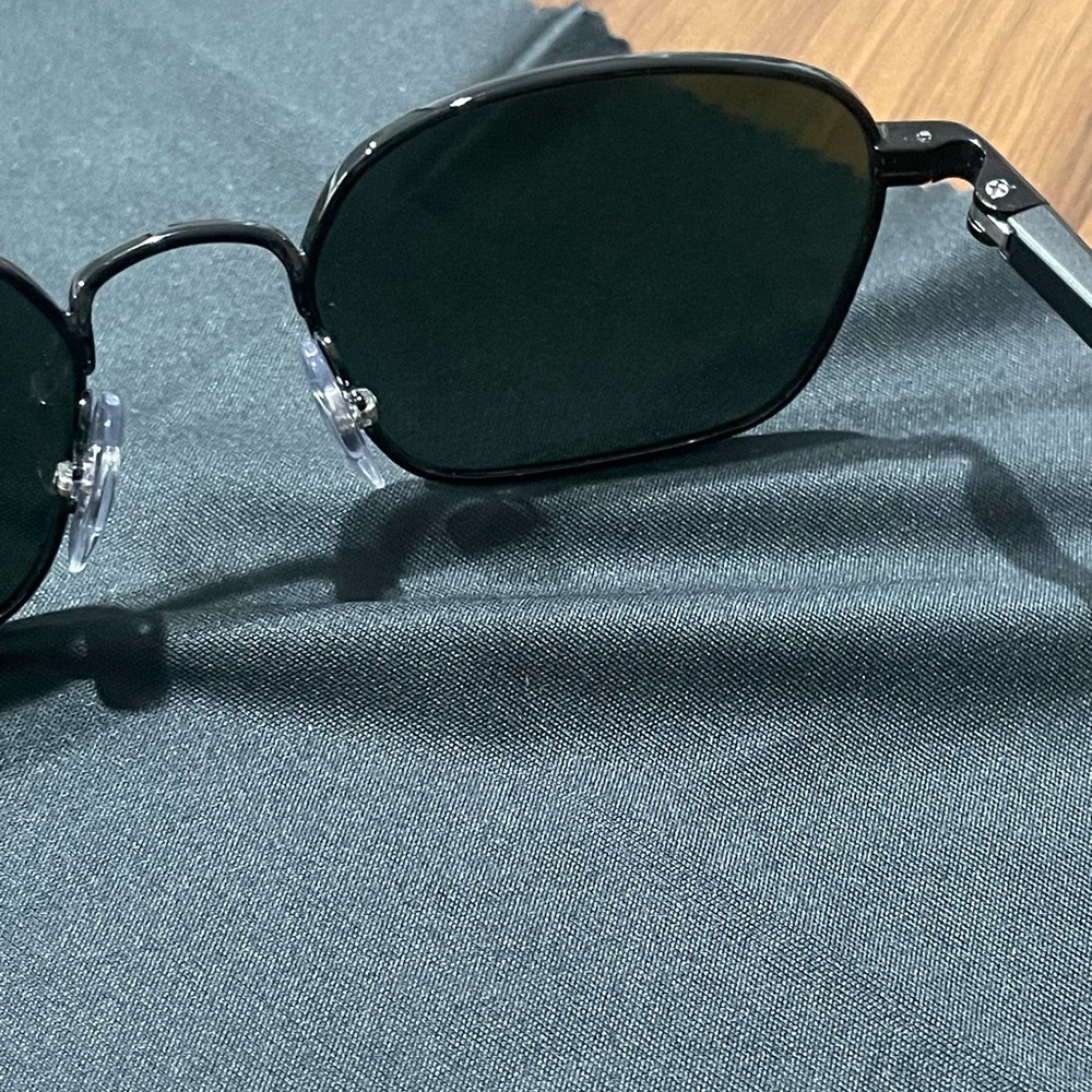 Ray-Ban Black Sunglasses with Case - Picture 10 of 10